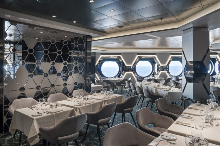 MSC World Asia, Esagono/Hexagon Restaurant